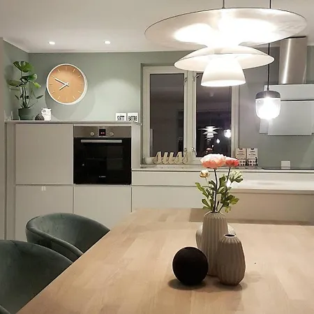 Holiday home Lovely Sea View In Modern Family House!
