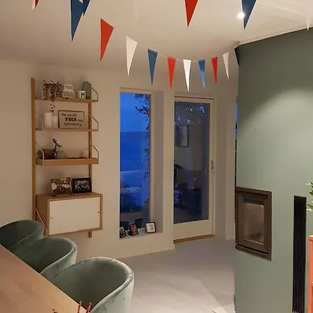 Lovely Sea View In Modern Family House! *
