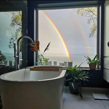 Lovely Sea View In Modern Family House! 스테인헤르