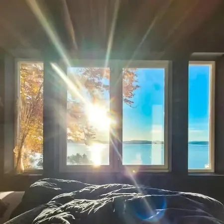 펜션 Lovely Sea View In Modern Family House!