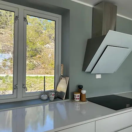 Lovely Sea View In Modern Family House! * 스테인헤르