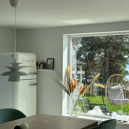 Lovely Sea View In Modern Family House!