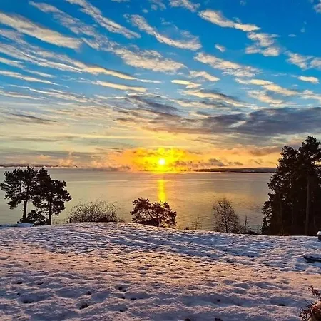 Lovely Sea View In Modern Family House! Steinkjer